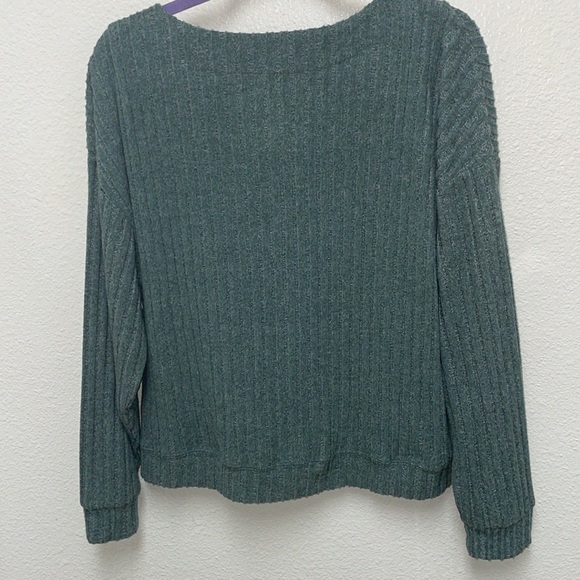 SO Cardigan XL Women’s Ribbed Green Lightweight and Soft Sweater 4 Button Up - Picture 2 of 4